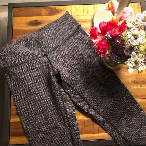 lululemon athletica Pants - 🌿 SALE Lululemon Crop Workout Pants Size 4